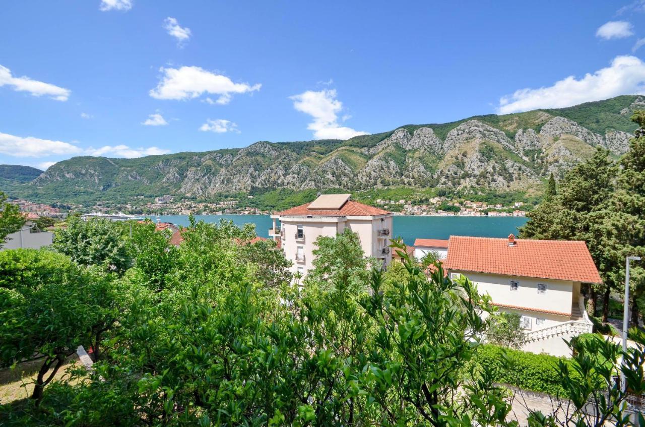 Bay View Apartments Cattaro Esterno foto