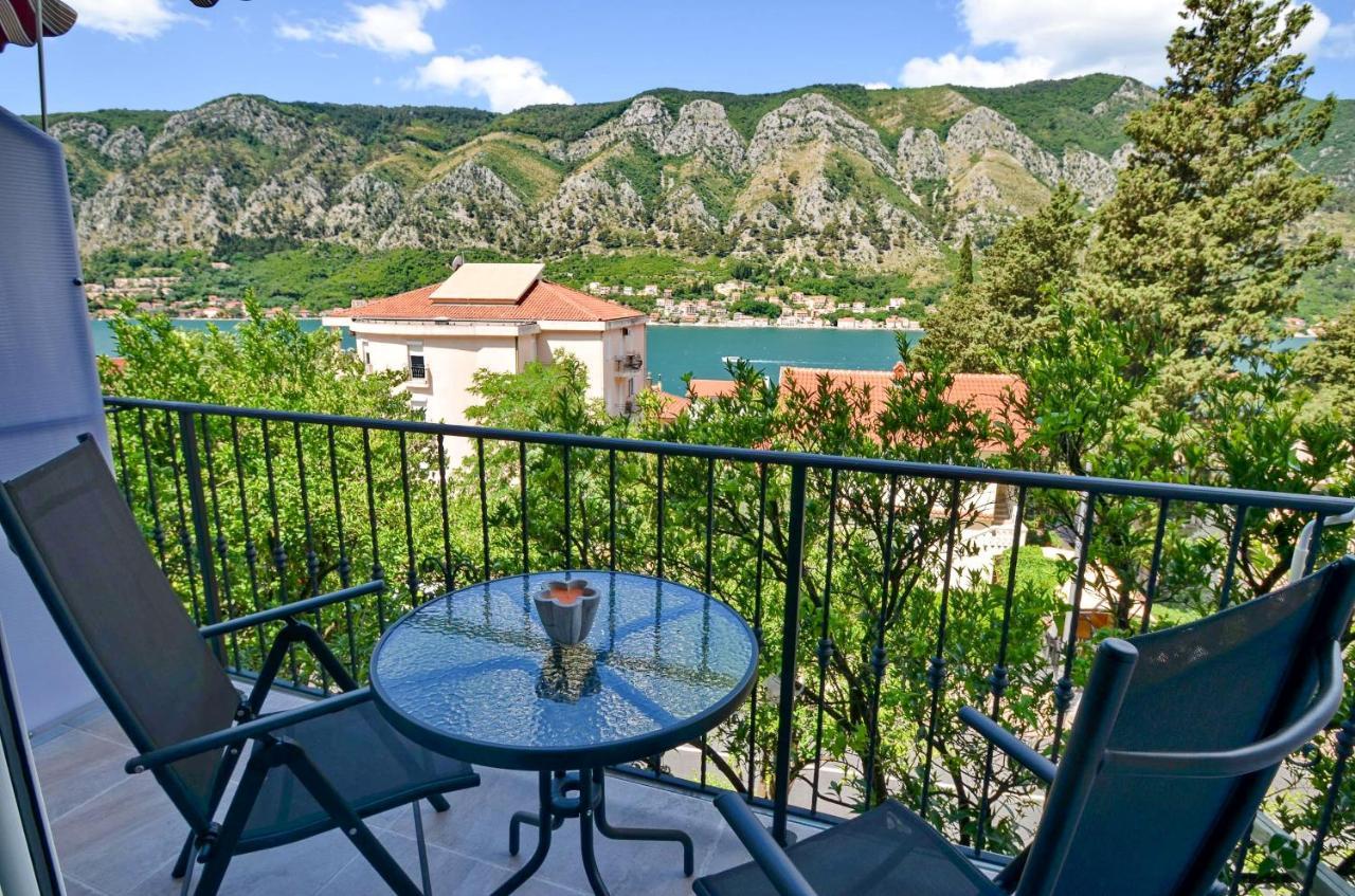 Bay View Apartments Cattaro Esterno foto