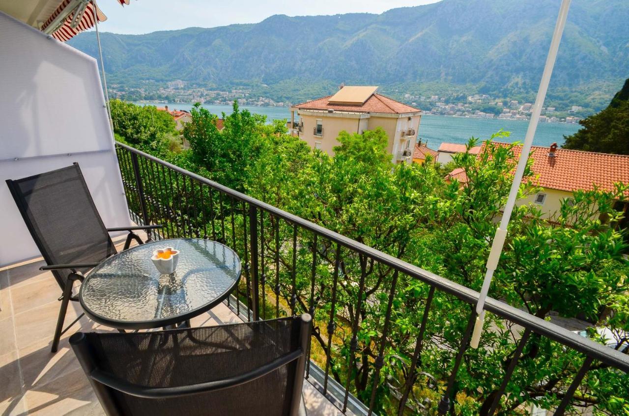 Bay View Apartments Cattaro Esterno foto