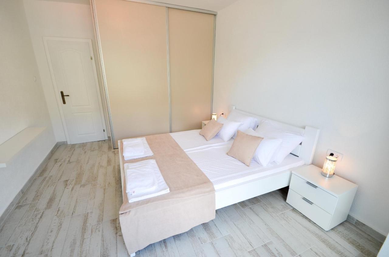 Bay View Apartments Cattaro Esterno foto