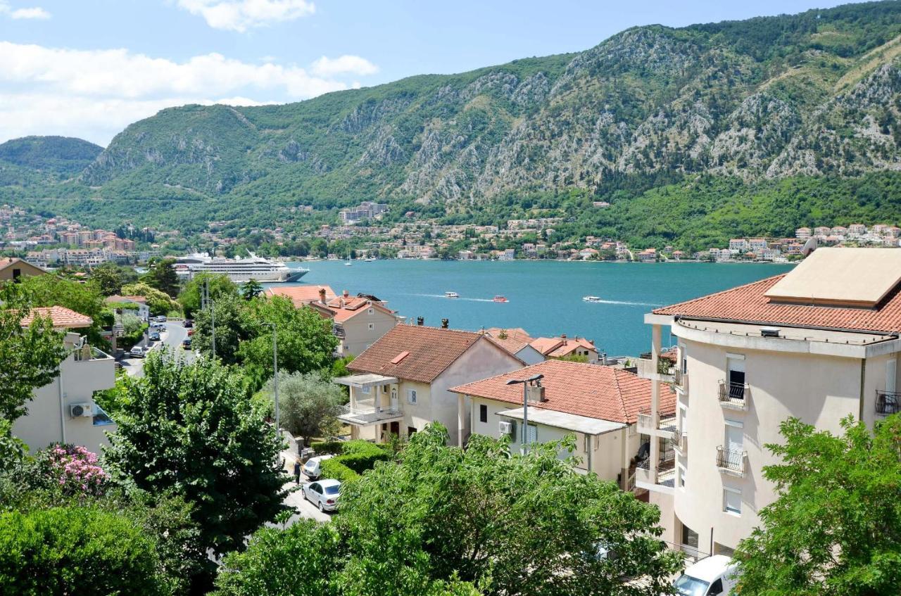 Bay View Apartments Cattaro Esterno foto
