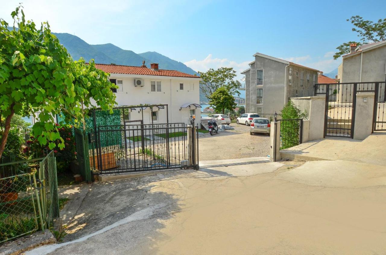 Bay View Apartments Cattaro Esterno foto