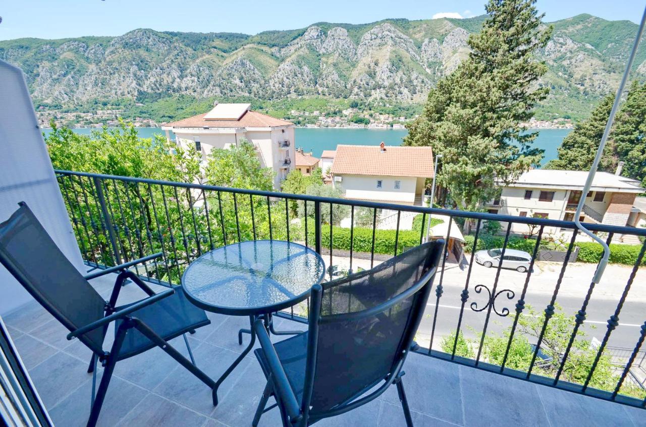 Bay View Apartments Cattaro Esterno foto