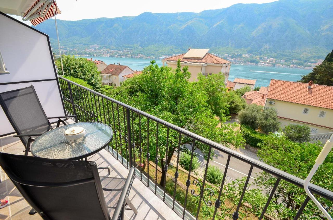 Bay View Apartments Cattaro Esterno foto