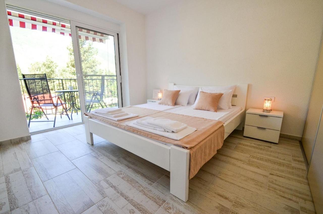Bay View Apartments Cattaro Esterno foto