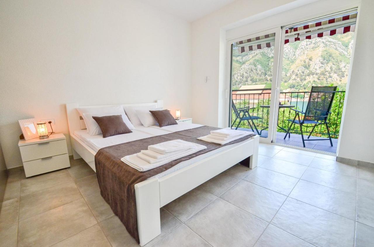 Bay View Apartments Cattaro Esterno foto